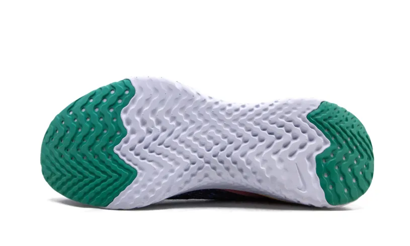 Nike Lifestyle EPIC PHANTOM REACT FLYK WMNS